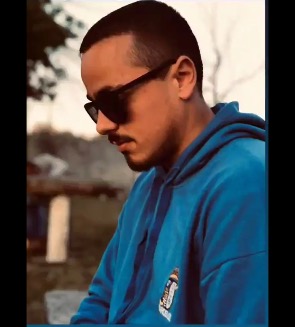 Leo__